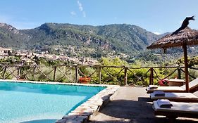 Fabulous Rustic Villa Set On Mountain With Unique Views